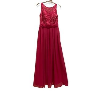 Lan Ting full length fuchsia lace flowy evening gown, like new! Size 2